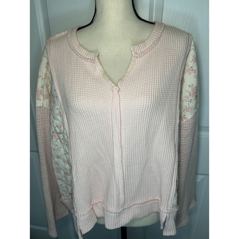 POL Waffle Knit Floral Mixed Media Quilted Boho Split Neck Top Women's Large
